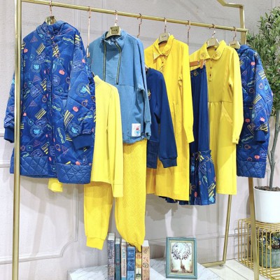ONE MO陌秋冬品牌折扣女装店 迪卡轩女装剪标进货渠道