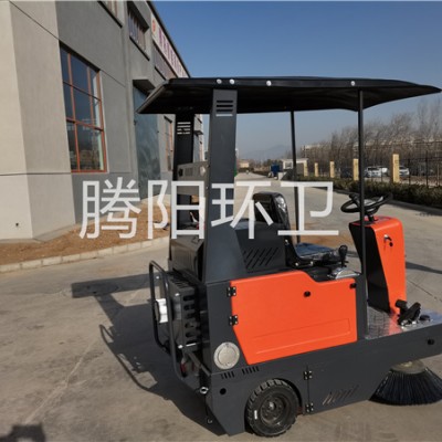 小型多功能扫路车一款因地制宜的清洁设备