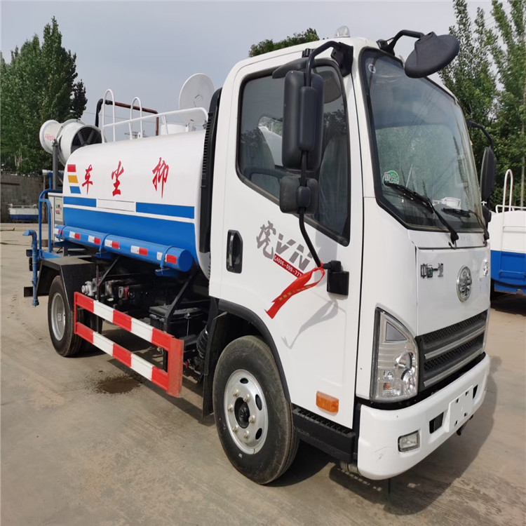 绿化小型喷洒车5吨洒水车厂家直销价格表