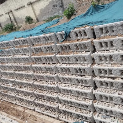 阶梯生态护坡模具生产视频-阶梯式护坡模具的简介