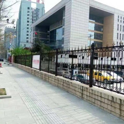贵阳铁艺围栏都匀锌钢围栏凯里铁艺大门遵义市政护栏铁艺围栏